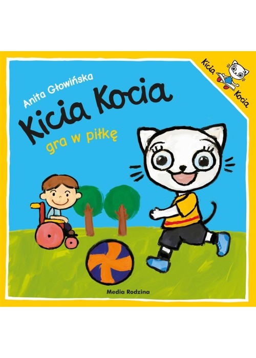 Kicia Kocia gra w piłkę