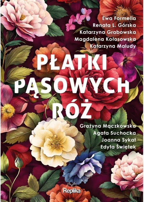 Płatki pąsowych róż