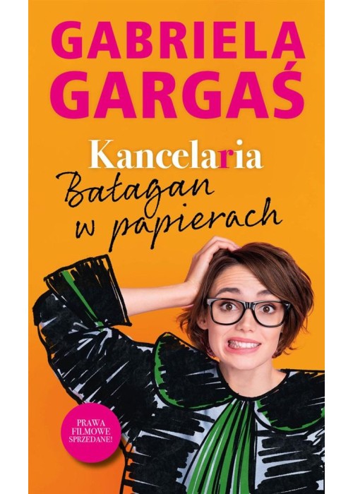 Kancelaria. Bałagan w papierach